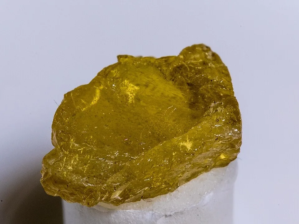 硼铝镁石